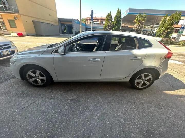 Volvo V40 D3 Geartronic Momentum