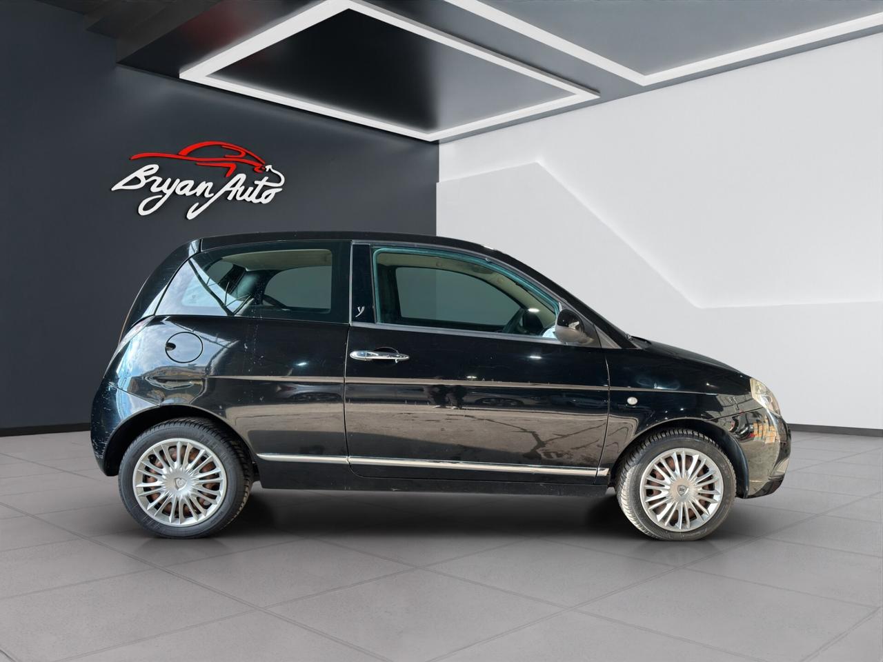 Lancia Ypsilon 1.2 69CV DIVA