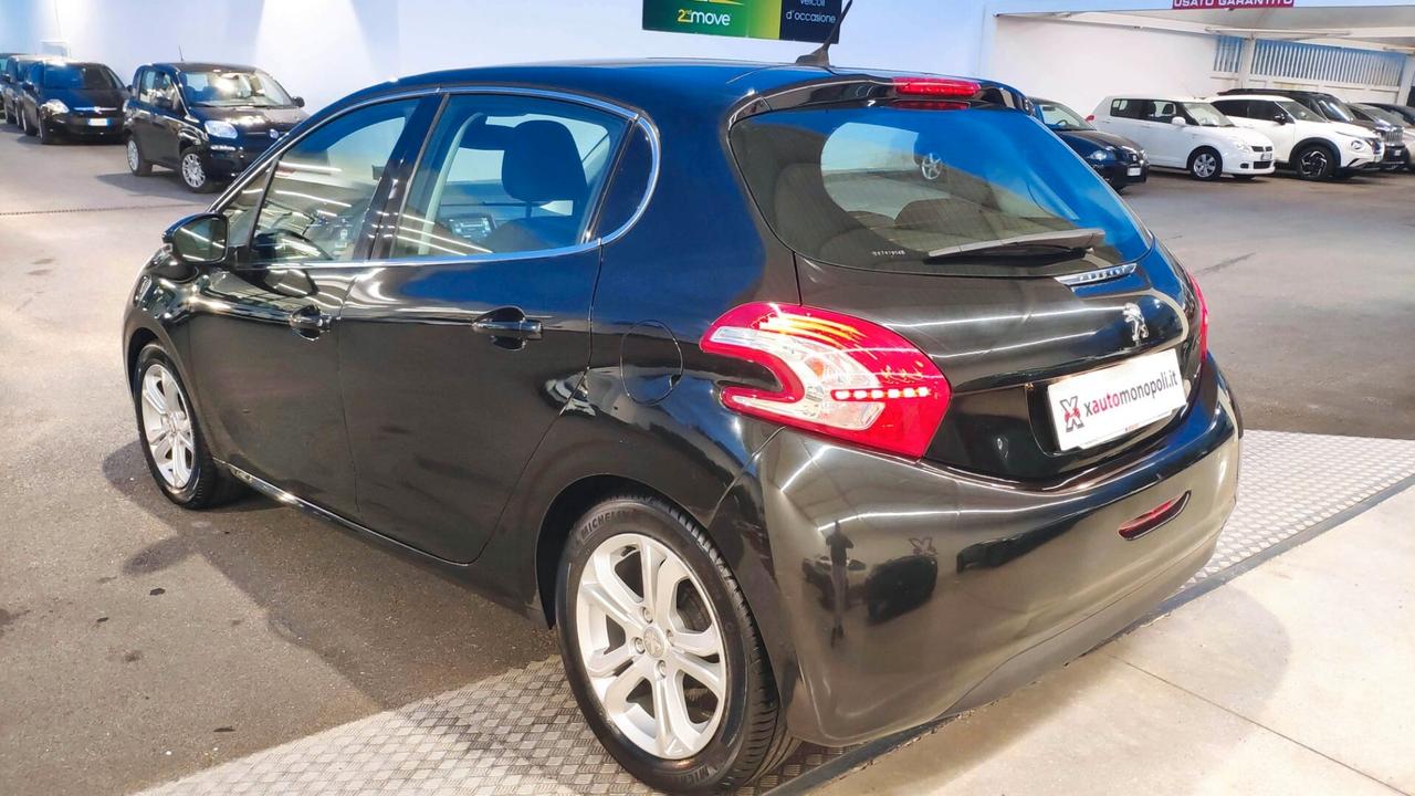 Peugeot 208 1200cc Benz 82 CV 5P