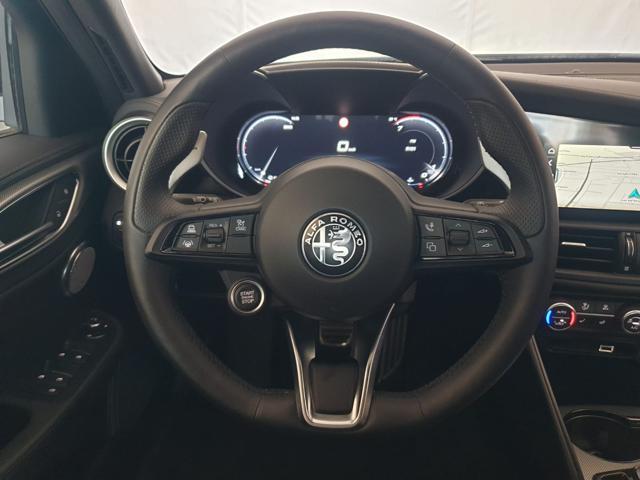 ALFA ROMEO Giulia 2.0 Turbo 280 CV AT8 AWD Q4 Veloce in arrivo