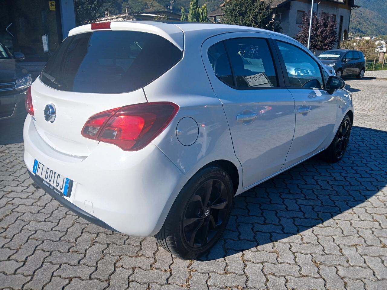 Opel Corsa 1.2 5 porte