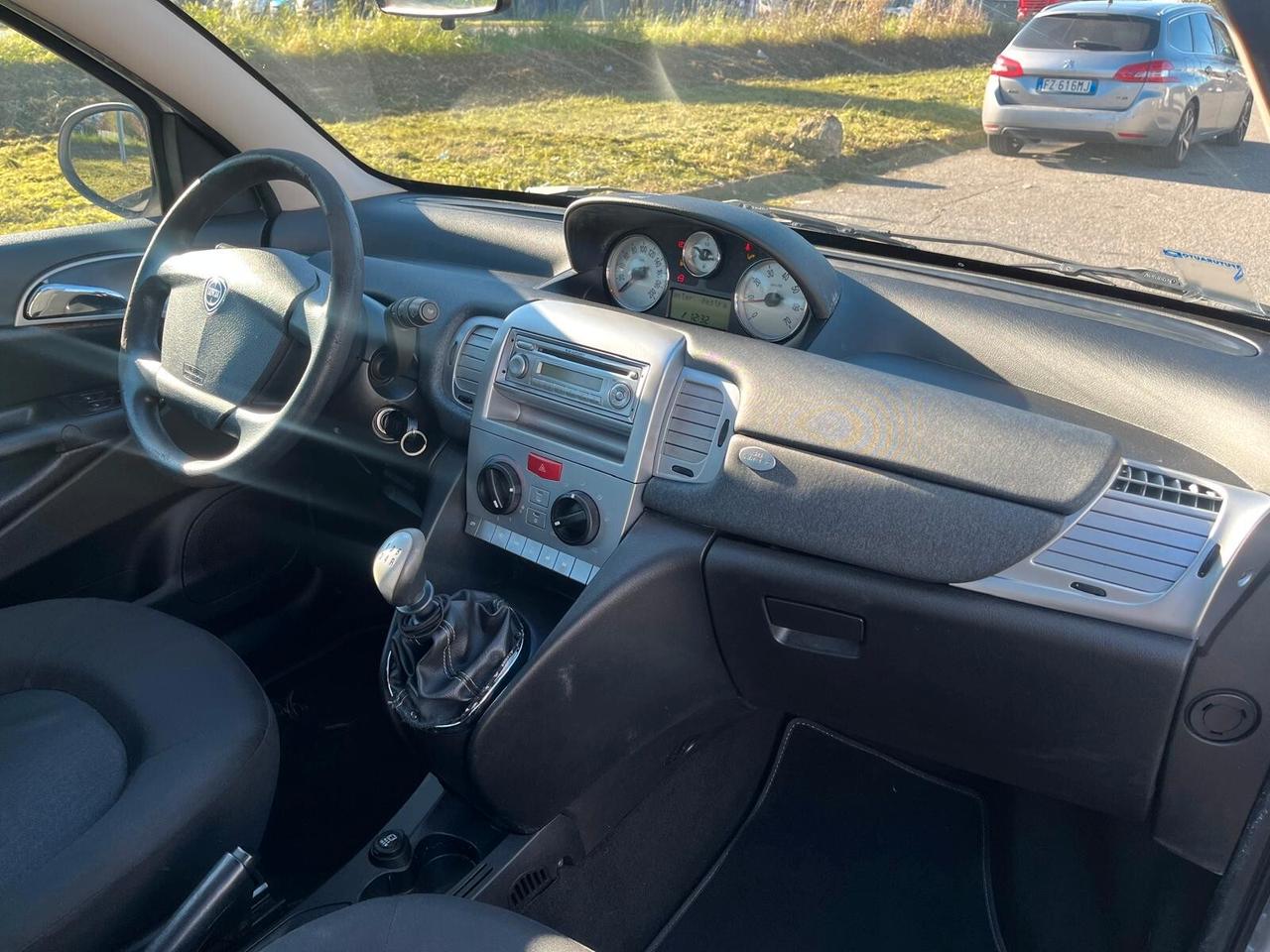 Lancia Ypsilon 1.2 69 CV