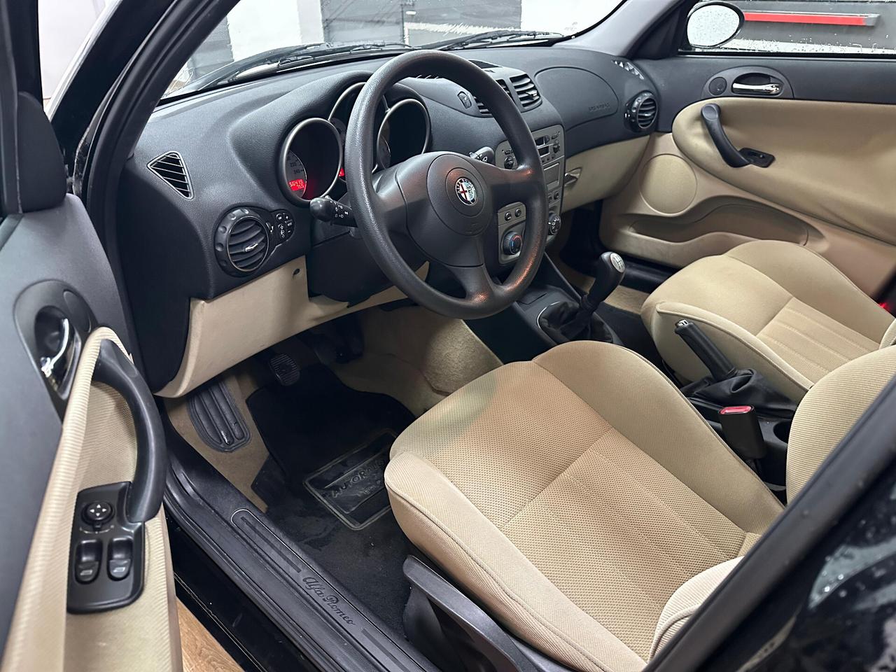 Alfa Romeo 147 1.6i 16V NEOPATENTATI