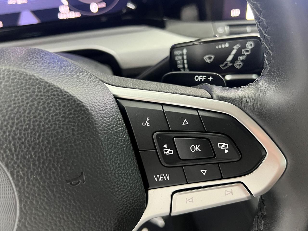 VOLKSWAGEN Golf VIII 2020 Golf 1.0 etsi evo Life 110cv dsg