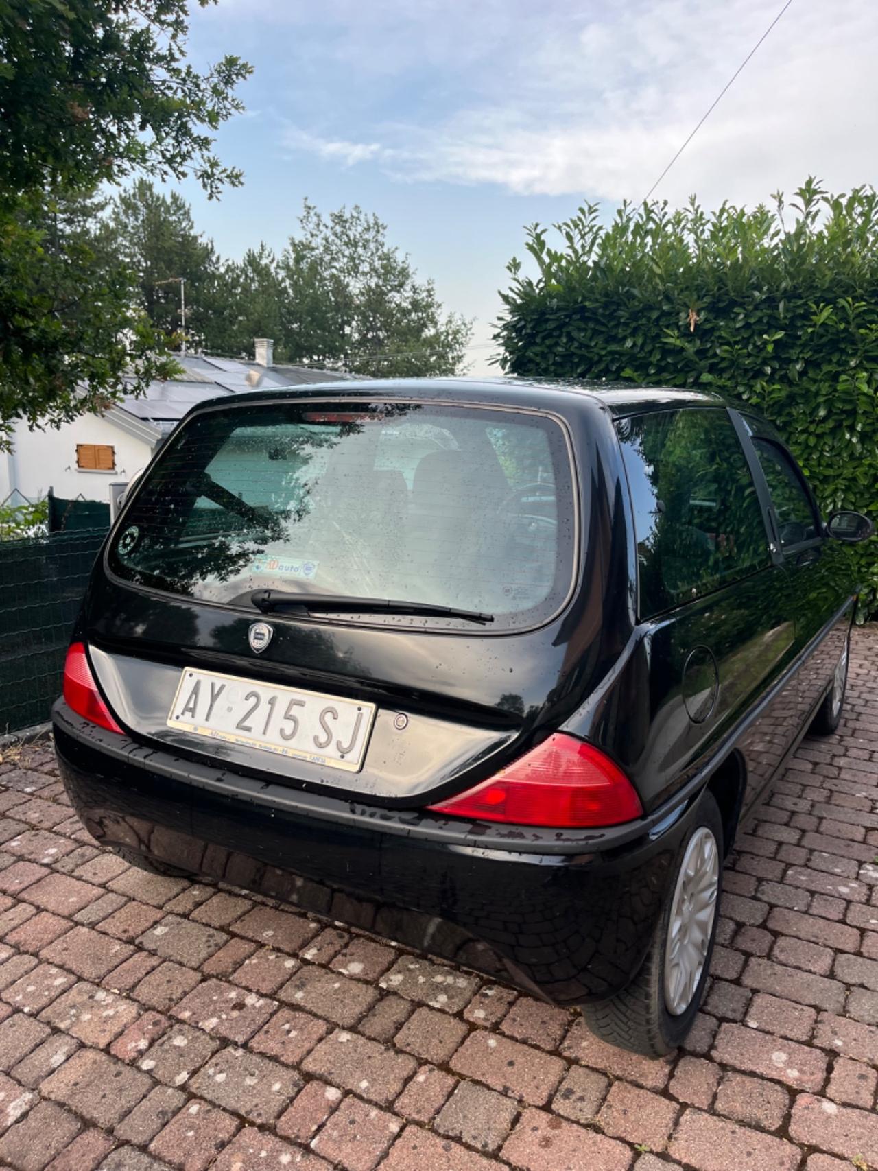 Lancia Y 1.1i cat Elefantino Blu