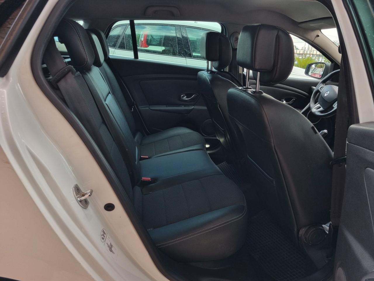 Renault Megane III 2008 SporTour 1.5 dci Attractive 110cv
