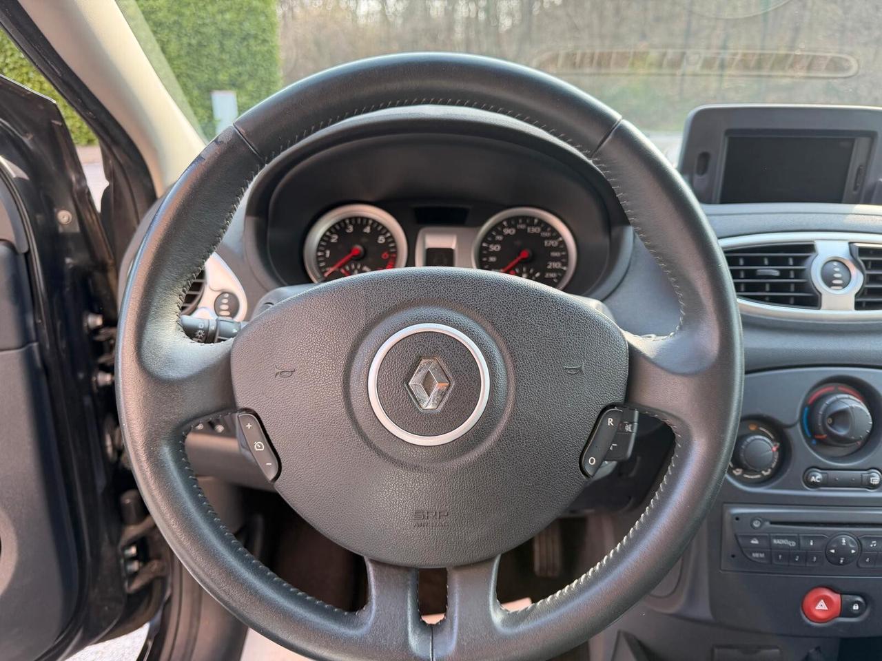 Renault Clio 1.2 16V 3 porte Confort