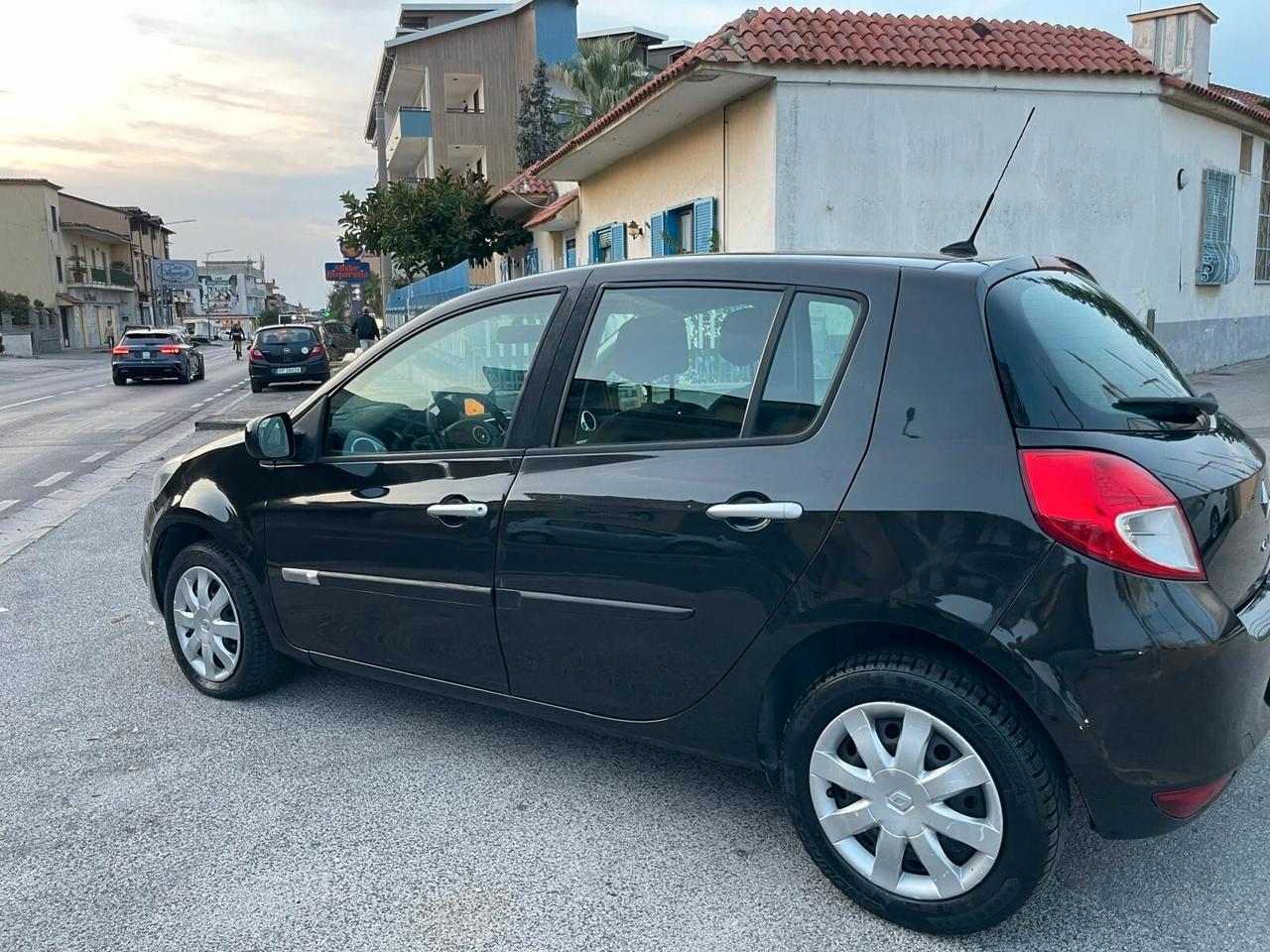 Renault Clio 1.2 16V 5 porte Luxe
