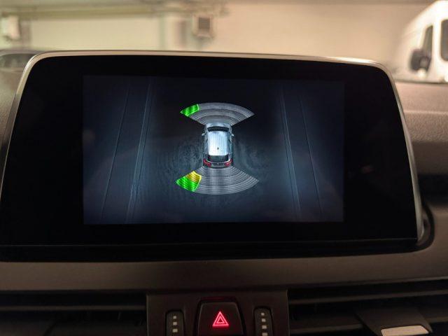 BMW 220 i Active Tourer Advantage automatica