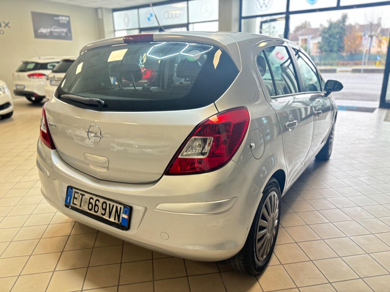 Opel Corsa 1.2 5 porte Sport