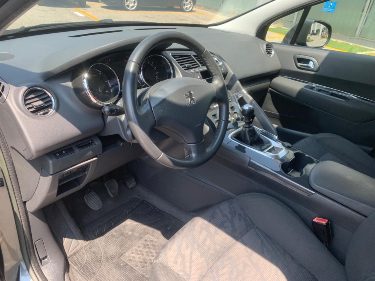 Peugeot 3008 1.6 HDi 115CV Business