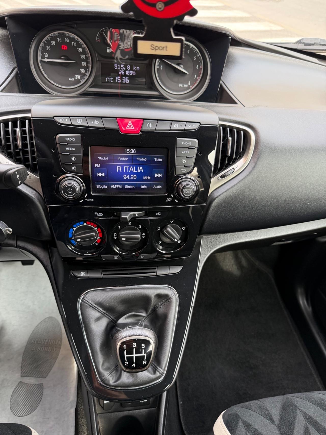 LANCIA YPSILON 1.2 NEOPATENTATI KM 26 MILA !!!