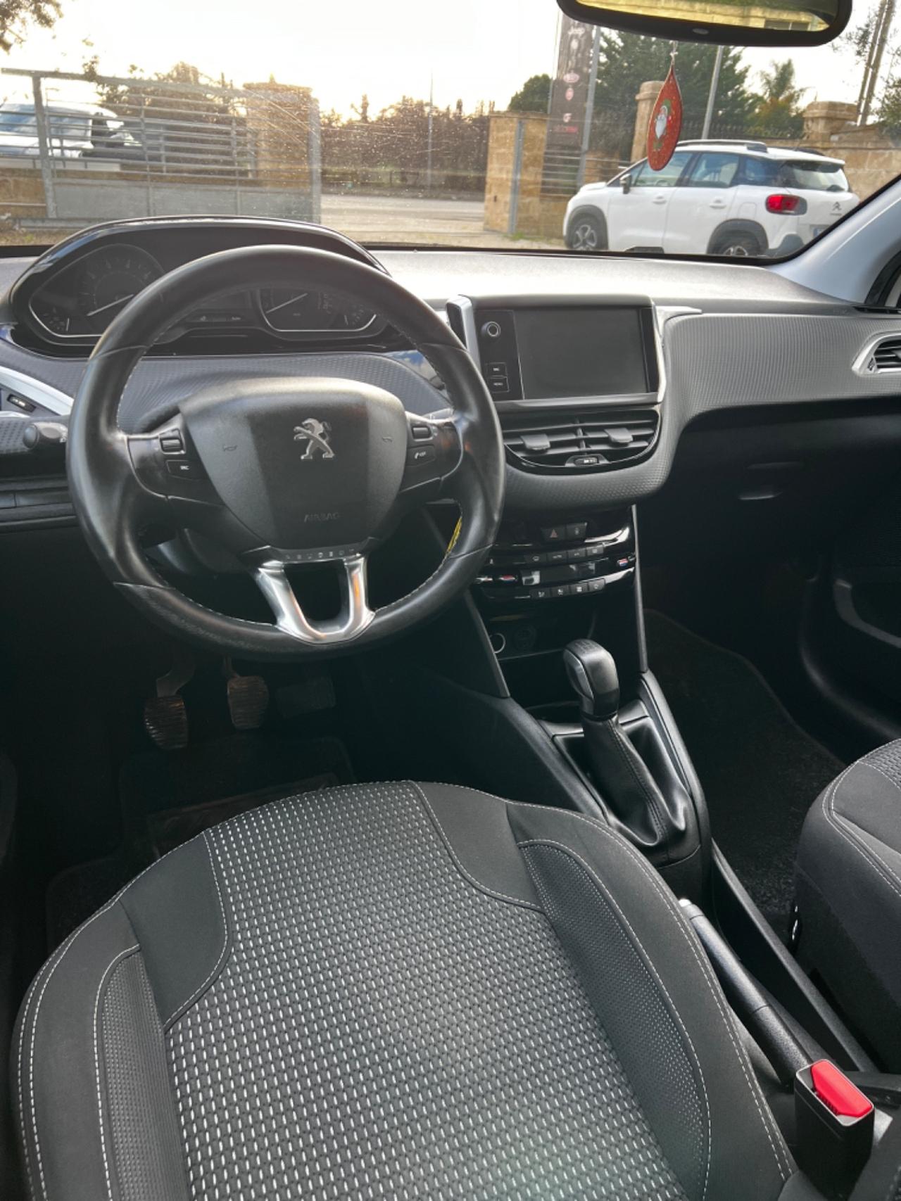 Peugeot 208 PureTech 82 5 porte Allure 5 porte 90000 km ufficiali