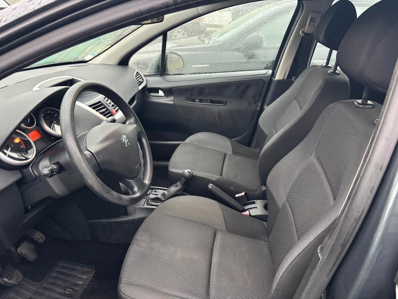 Peugeot 207 1.4 HDi 70CV 5 porte - 2012