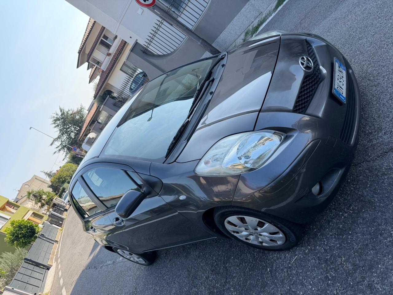 Toyota Yaris 1.3 5 porte Sol