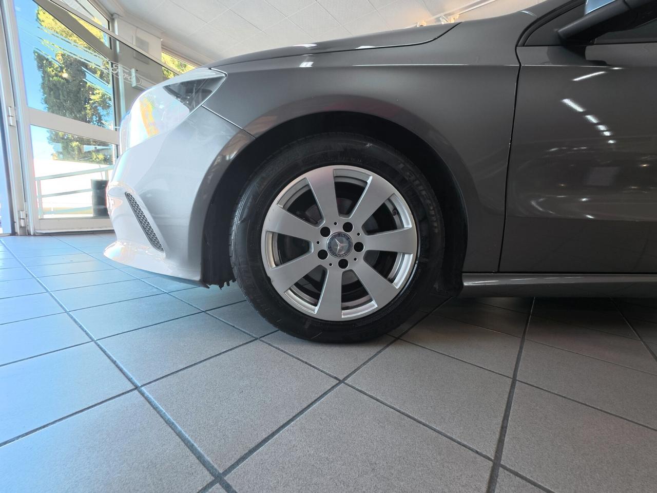 Mercedes-benz A 180 d Premium