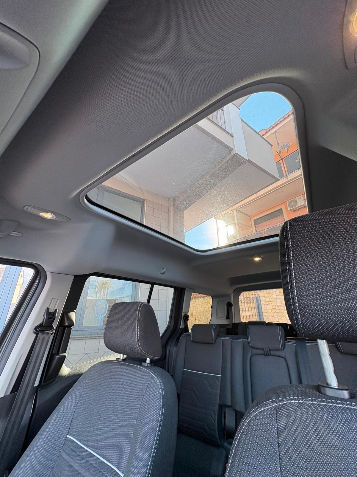 Ford Tourneo Connect Connect7 1.5 TDCi 120 CV Titanium 2016