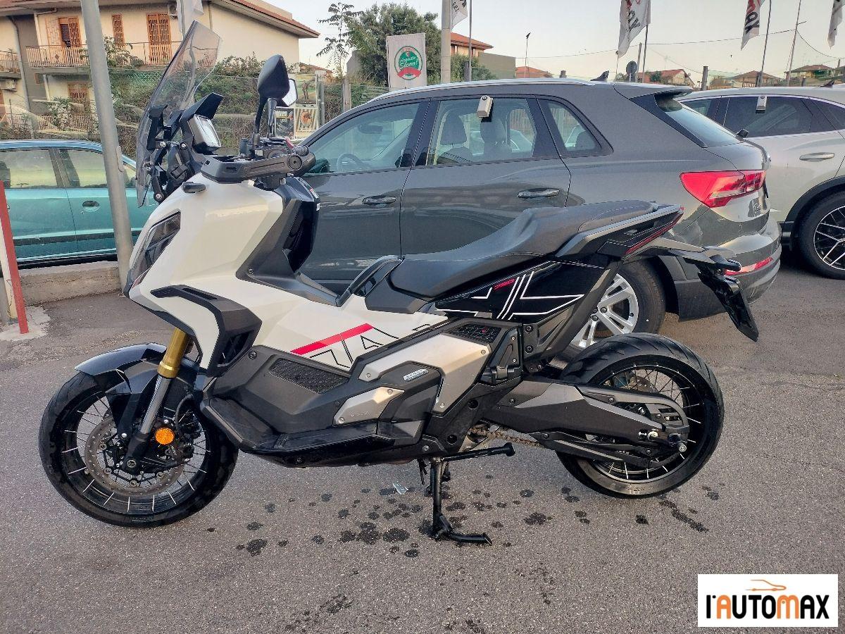 Honda - X-ADV 750 X-ADV 750 DCT Abs