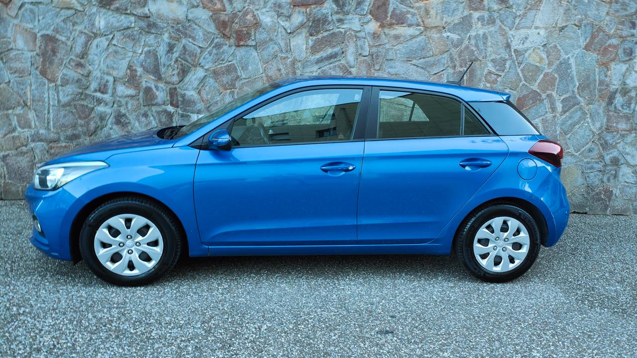 Hyundai i20 1.2 5 porte - neopatentati