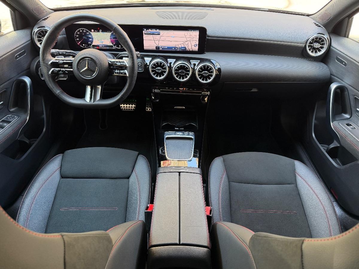 New Mercedes-Benz Classe A 180d Premium AMG Night Edition 116CV