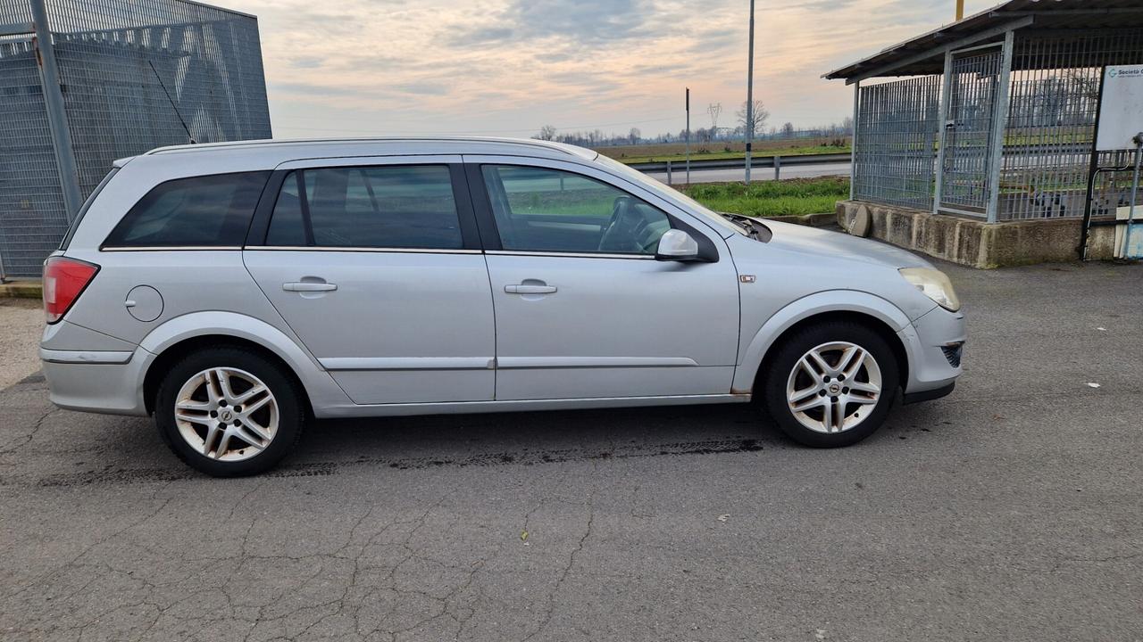 Opel Astra 1.6 16V VVT Station Wagon Cosmo