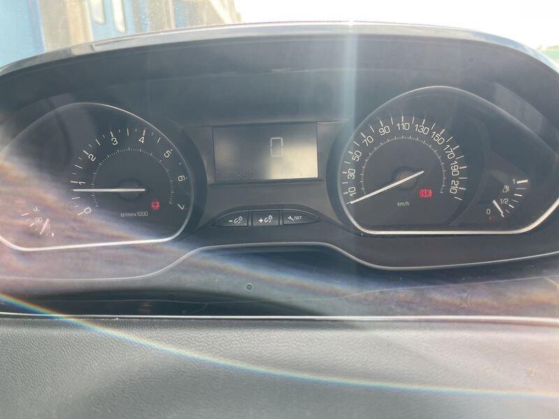 Peugeot 208 I 2015 1.2 puretech Active s&s 82cv 5p neopatentati