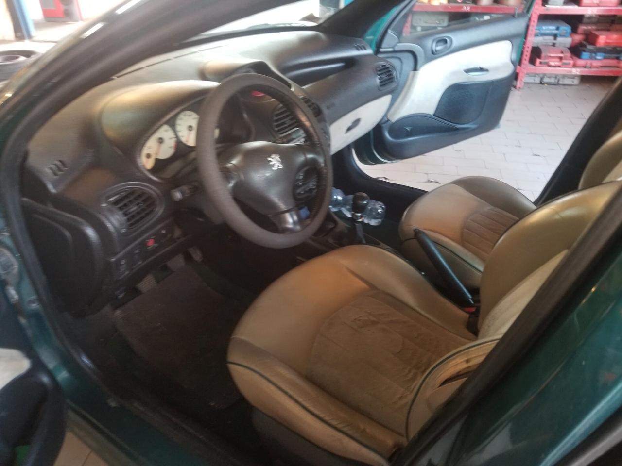 Peugeot 206 1.1 5p. XR