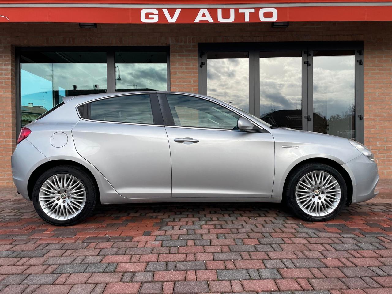 Alfa Romeo Giulietta 2.0 JTDm-2 140 CV Exclusive !!! NEOPATENTATI !!!