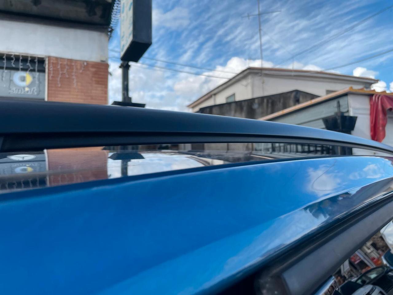 Volkswagen Touran 1.6 TDI Highline 7 POSTI