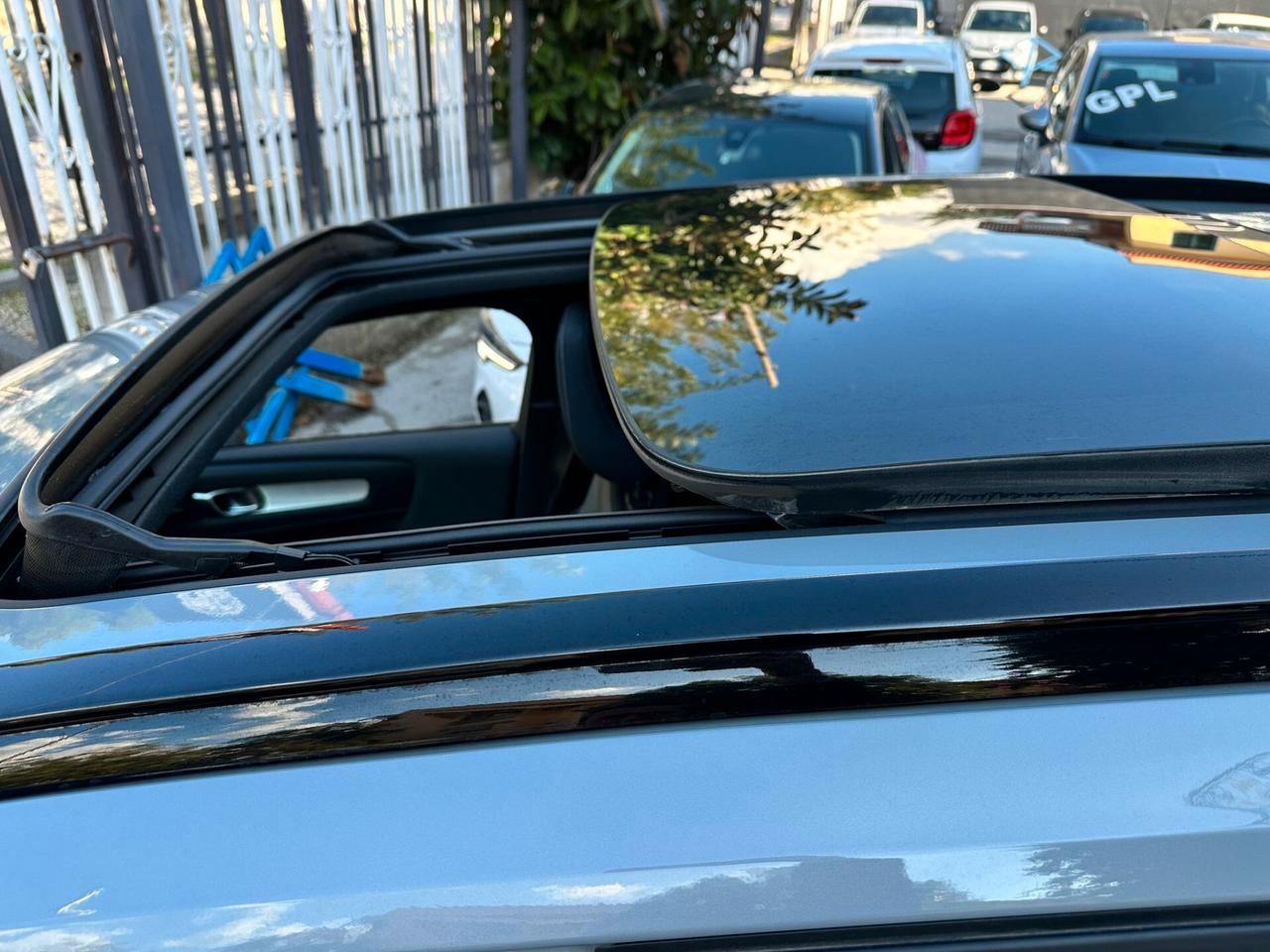 Volvo XC40 B3 automatico Plus Dark