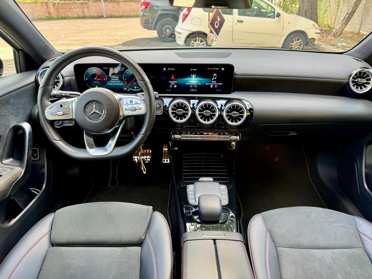 Mercedes A 250e Premium AMG 218CV | Tetto | 18" | Pelle/Alcantara | 57.000 KM