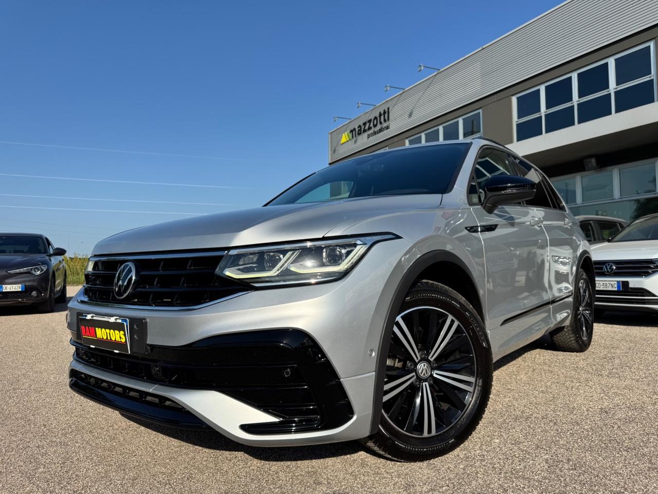Volkswagen Tiguan R-LINE 2.0 TDI 150 CV DSG 4MOTION