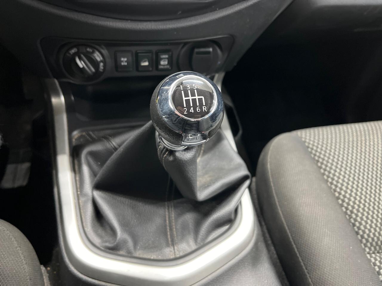 Nissan Navara 2.3 dCi 4WD King Cab Visia