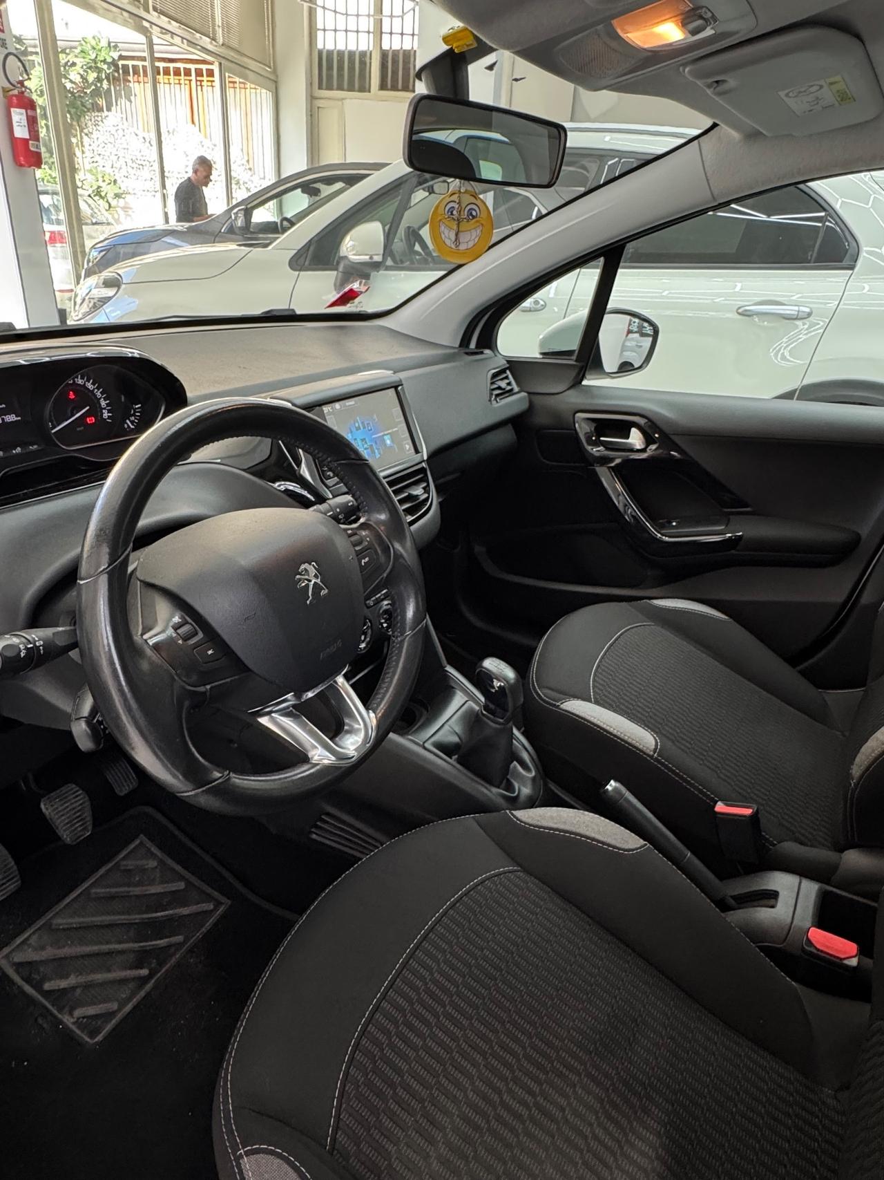 Peugeot 208 PureTech 82 5 porte Allure