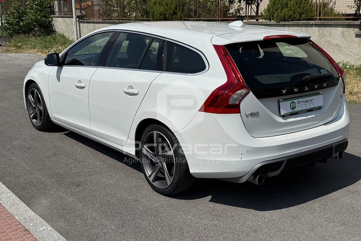 VOLVO V60 D3 R-design