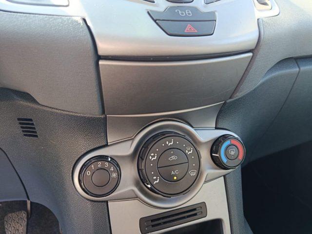 FORD Fiesta 1.4 TDCi 68CV 5 porte Titanium