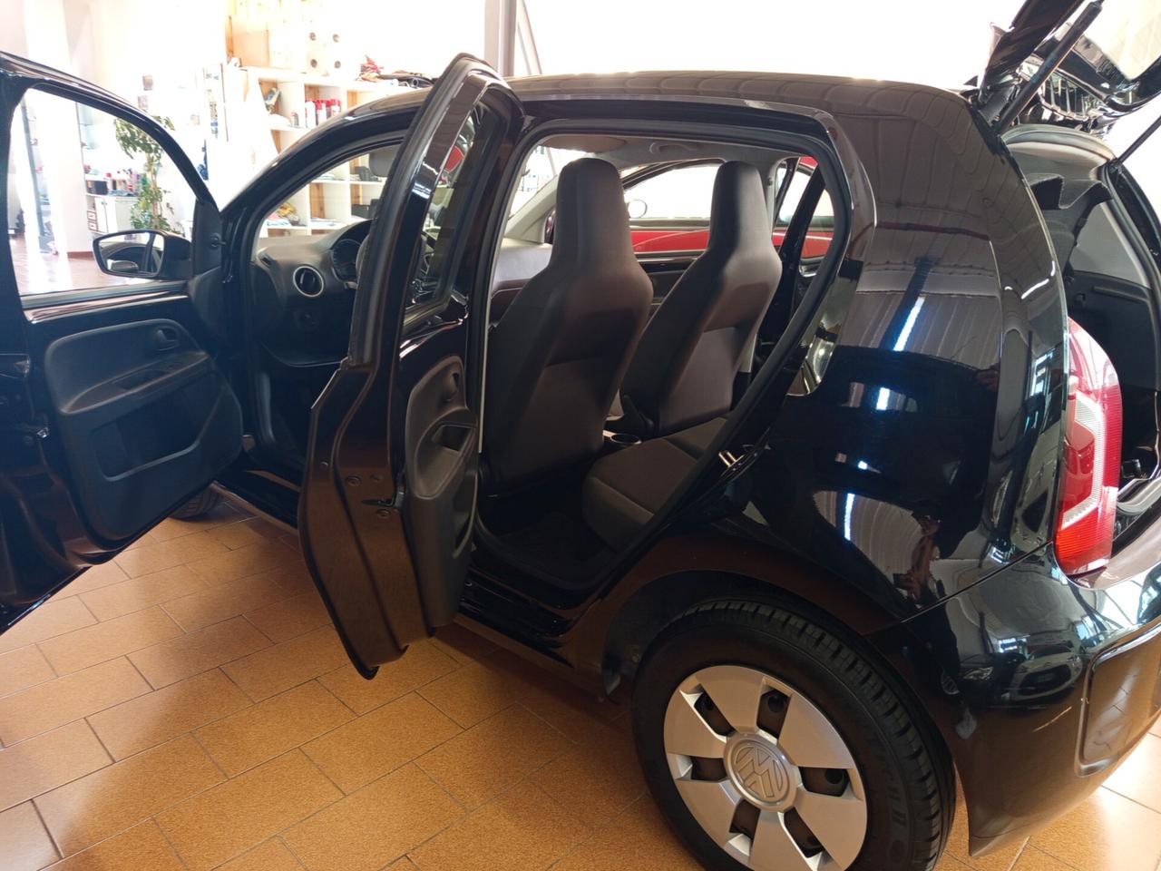 Volkswagen up! 1.0 5p. move ok neopatentati