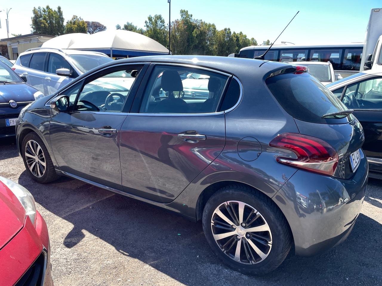 Peugeot 208 BlueHDi 5 porte Allure - navigatore- retrocamera