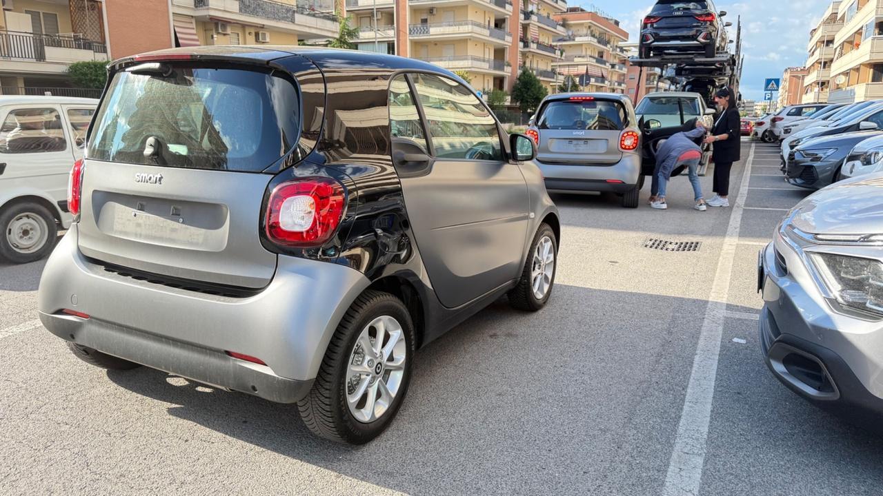 Smart ForTwo 90 0.9 Turbo Passion LED PANORA SEDILI RISCALDATI BRACCIOLO BLUETOOTH