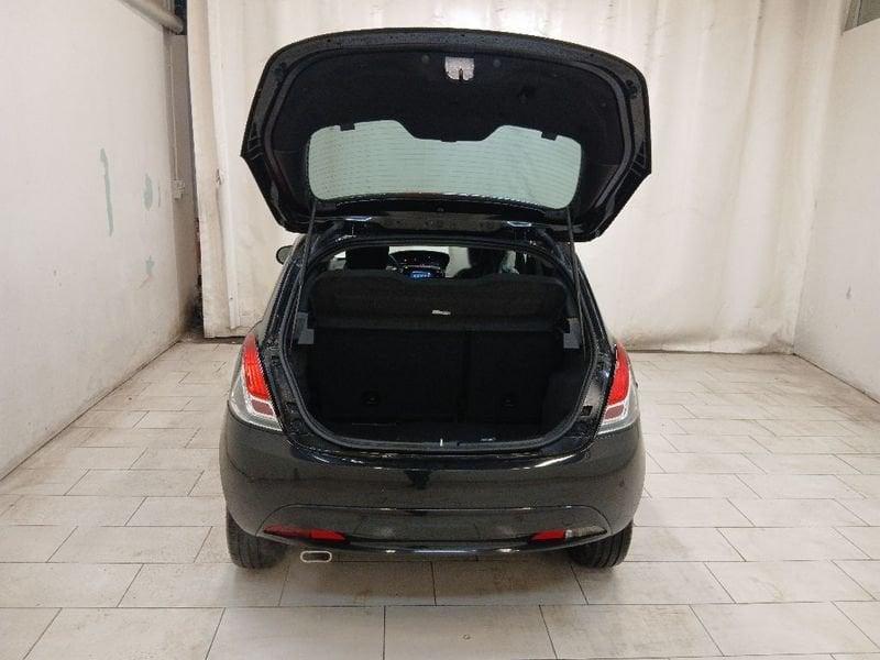 Lancia Ypsilon 1.0 firefly hybrid Gold Plus s&s 70cv 5p.ti