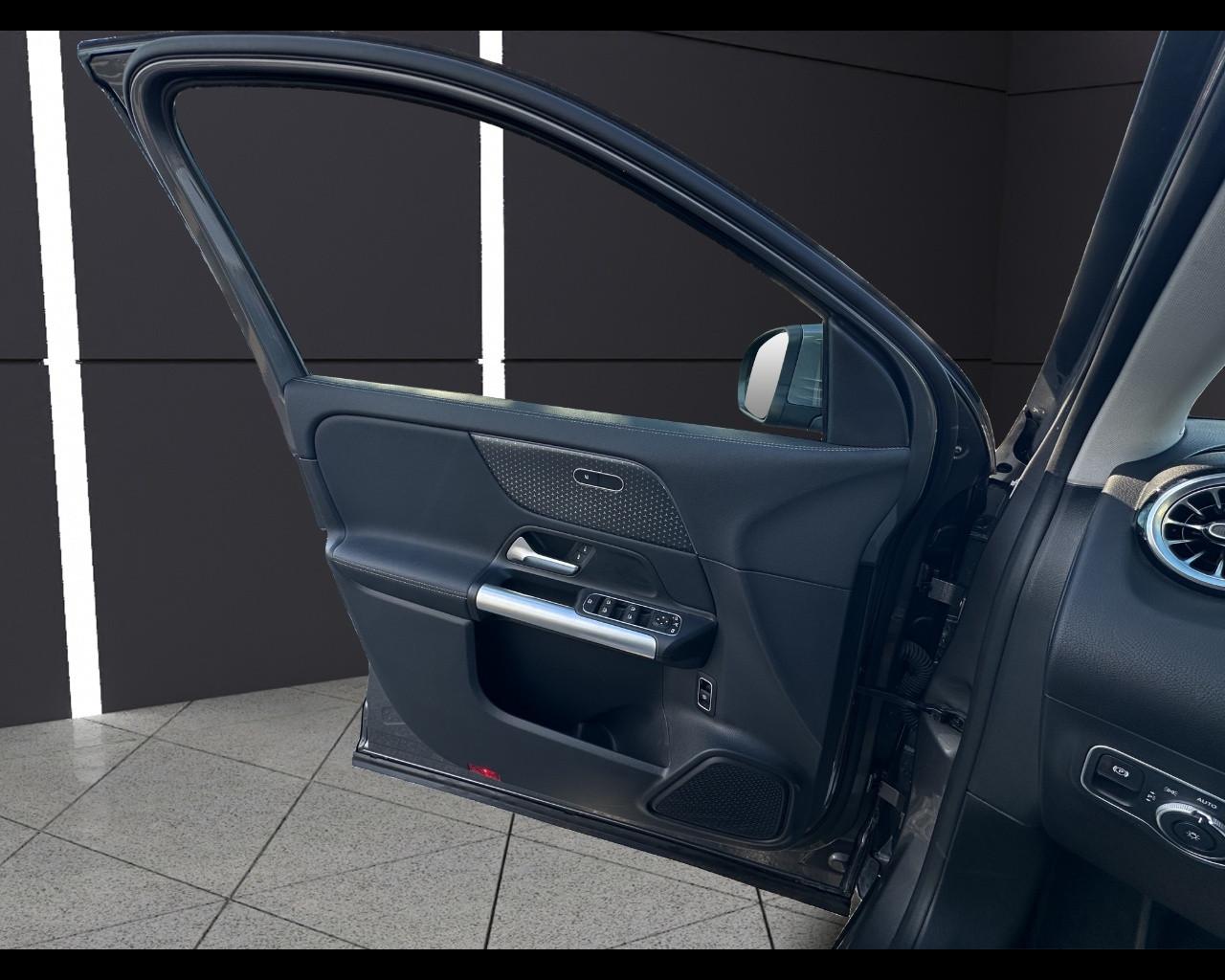 Mercedes-Benz GLA (H247) - GLA 180 Automatic Progressive Advanced
