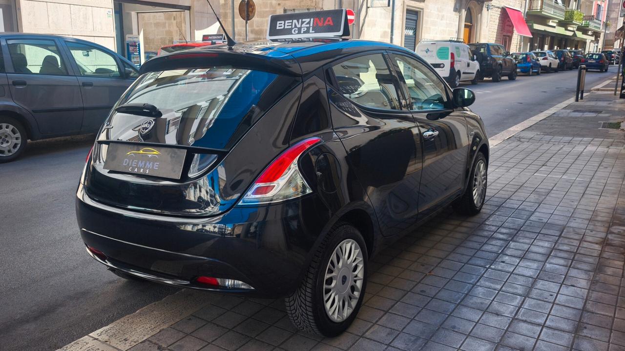 Lancia Ypsilon 1.2 69 CV GPL Ecochic Silver 2017