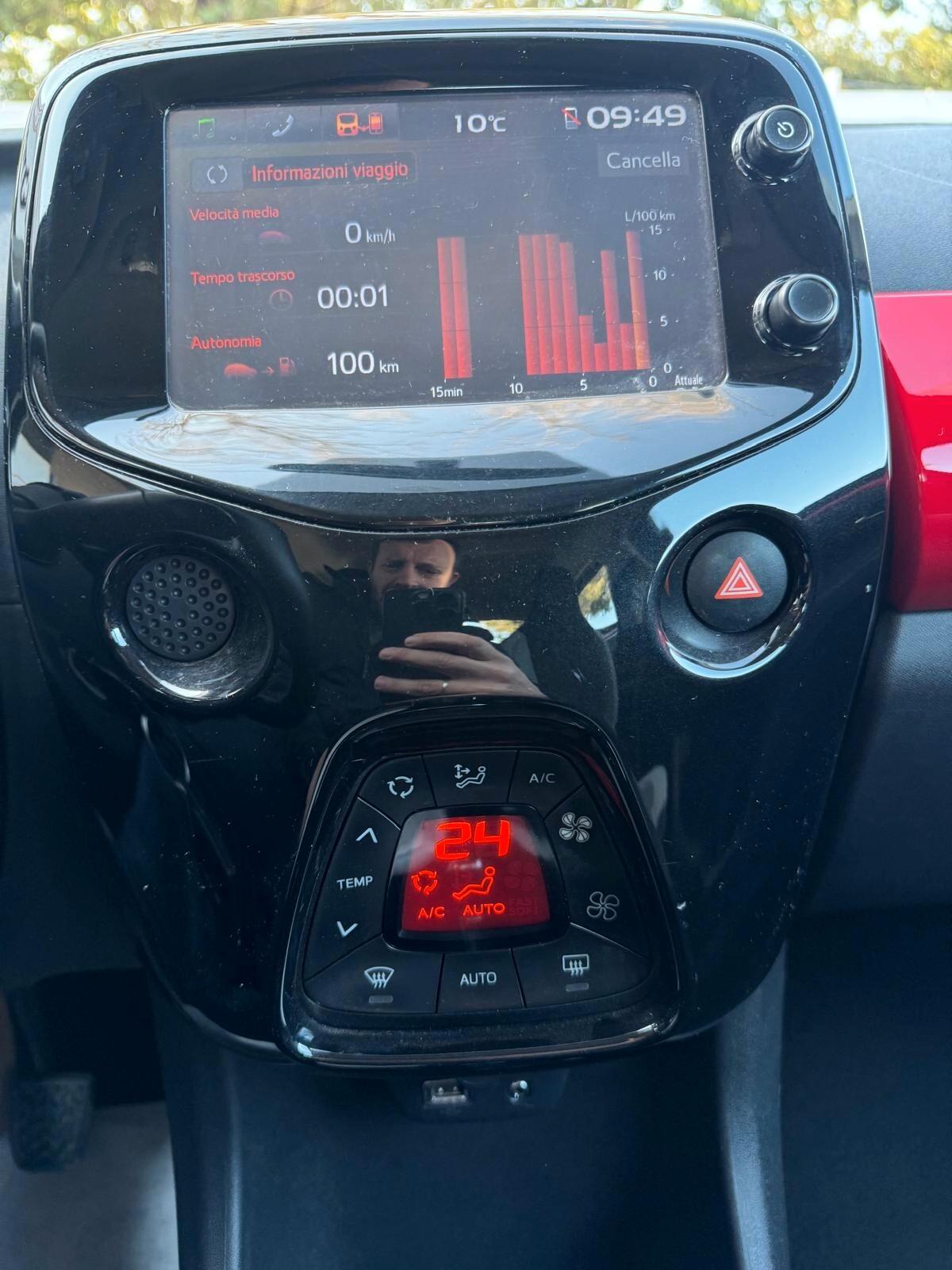 Toyota Aygo 1.0 VVT-i 69 CV 5 porte x-clusiv