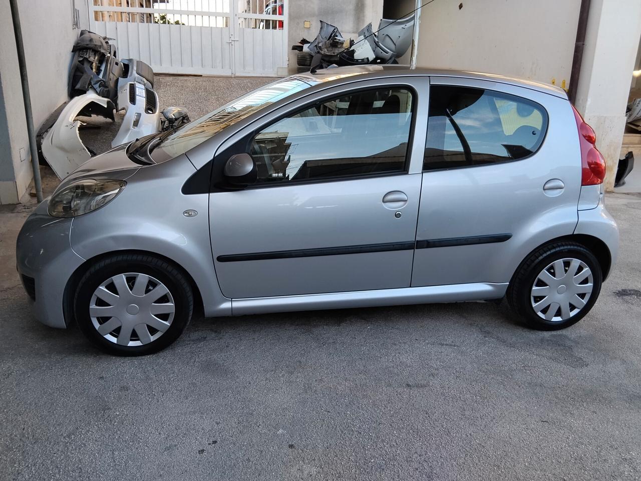 Peugeot 107 1.0 68CV 5p. Plaisir