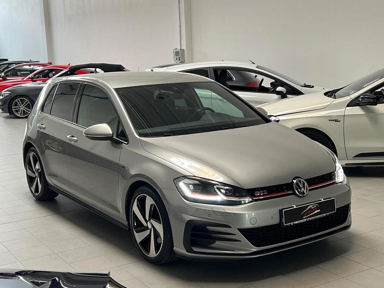 Volkswagen Golf GTI Performance 2.0 TSI 230CV