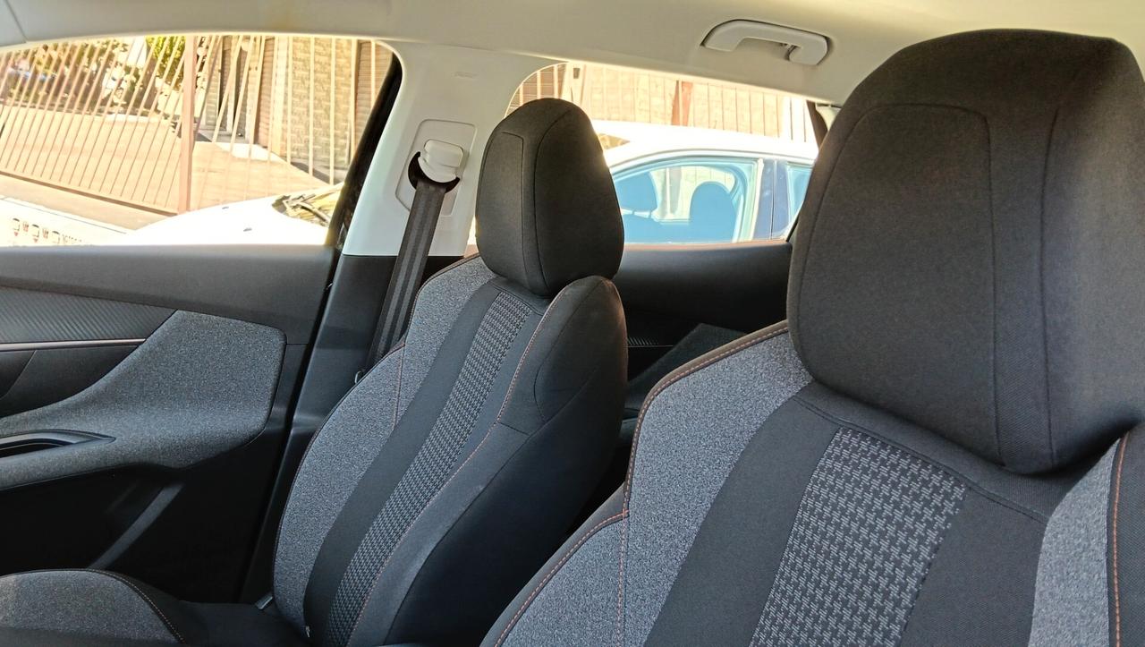 PEUGEOT 3008 1.5 TDI-AUTO-PREZZO PROMO!