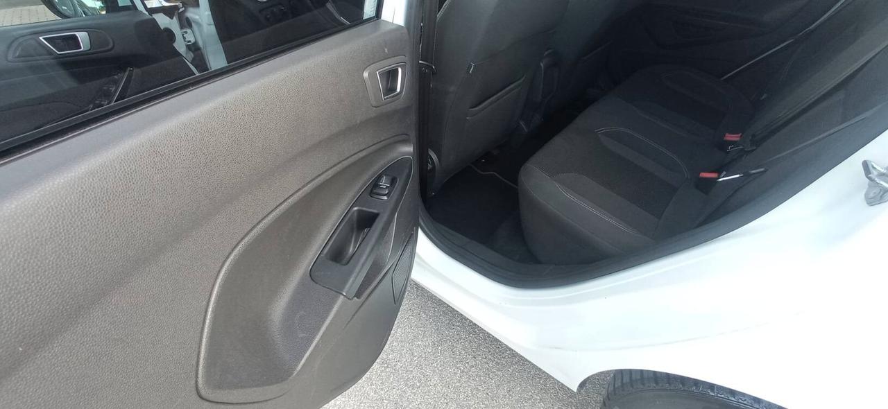 Ford Fiesta TITANIUM SENZA BS PAGA