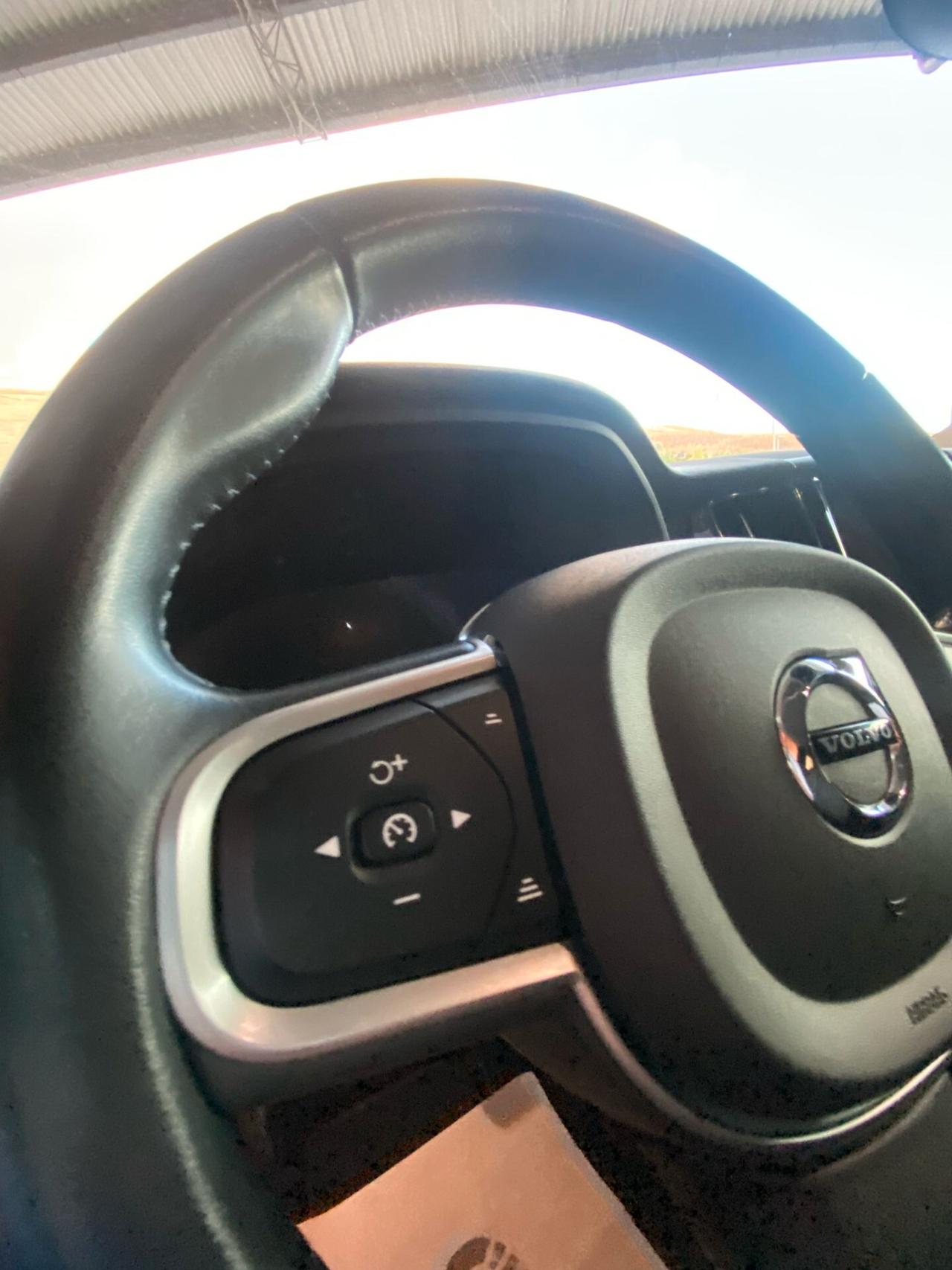 Volvo XC 60 XC60 B4 (d) AWD Geartronic Business