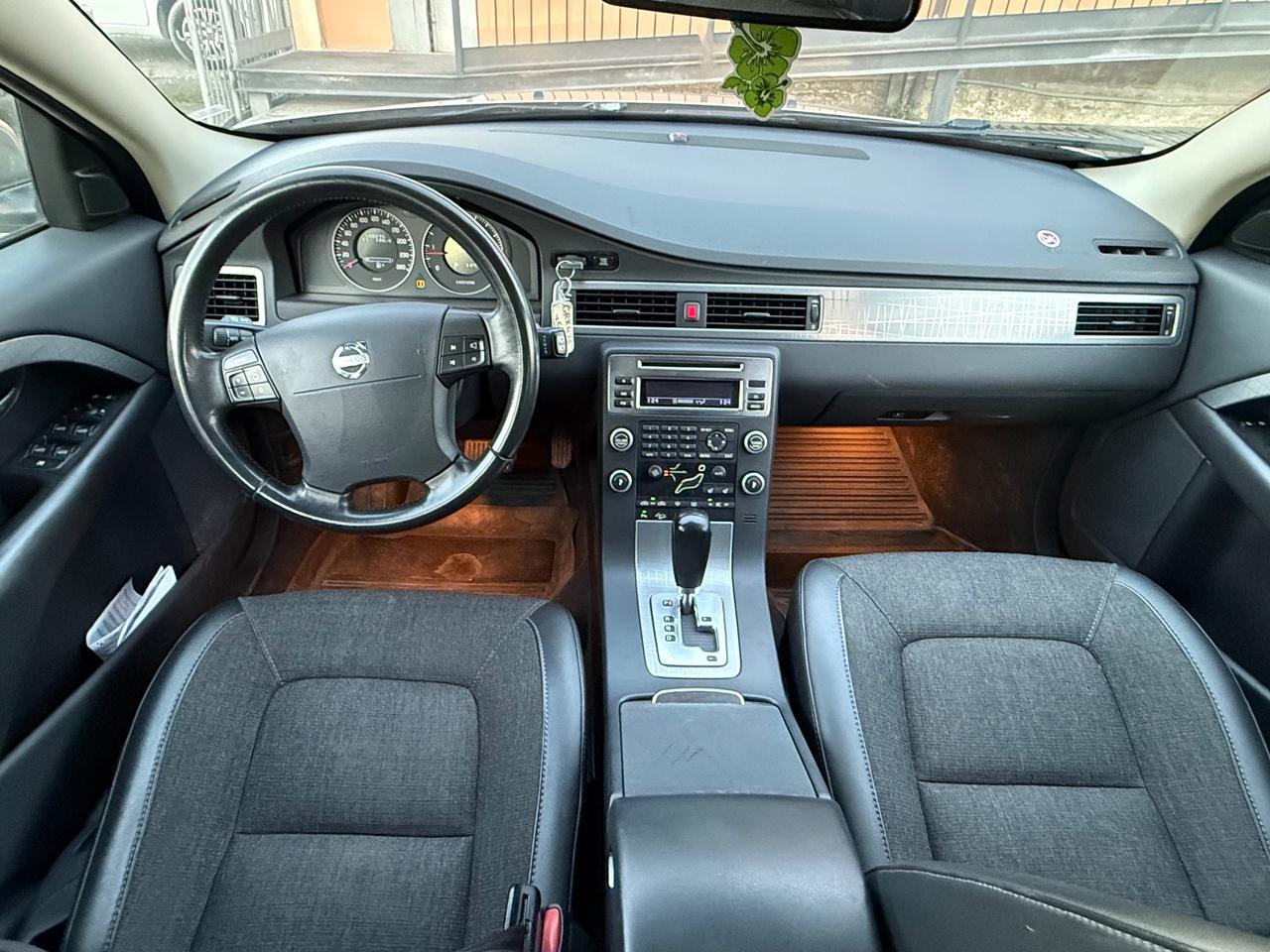 Volvo XC 70 D5 2.4d 185CV AWD AUTOMATICO Momentum