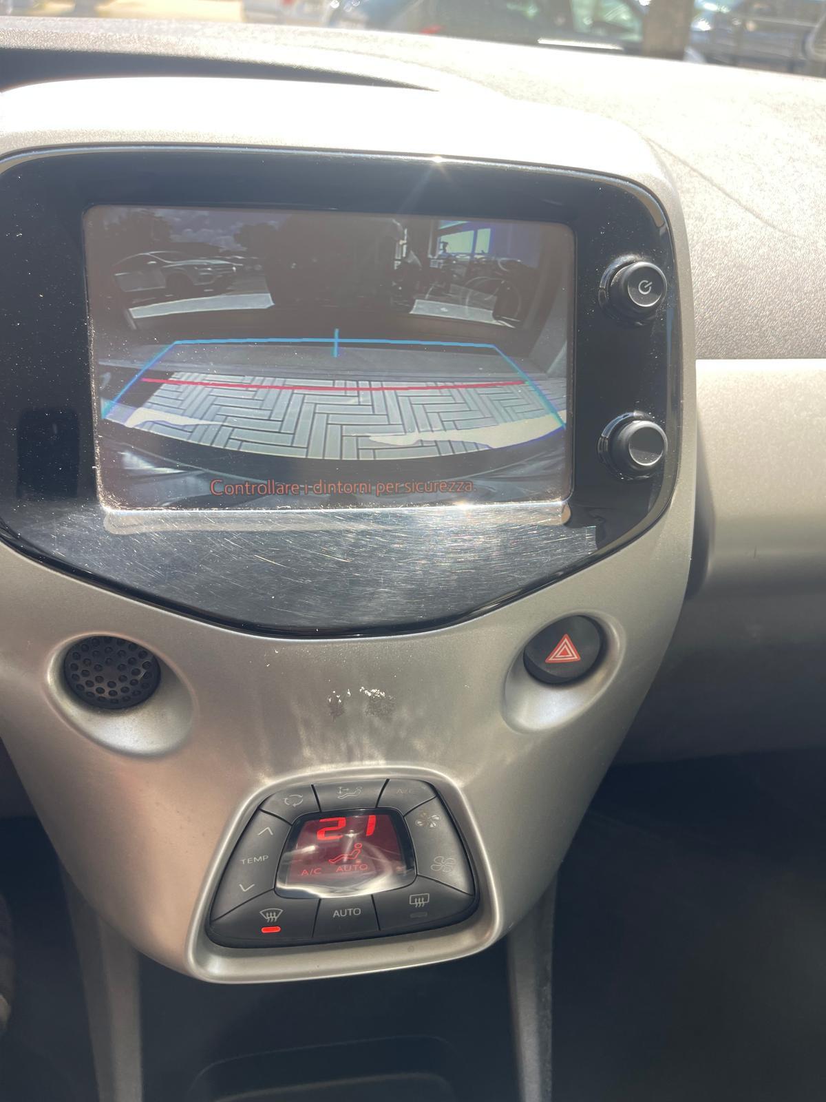 Toyota Aygo 1.0 VVT-i 69 CV 5 porte x-business MMT